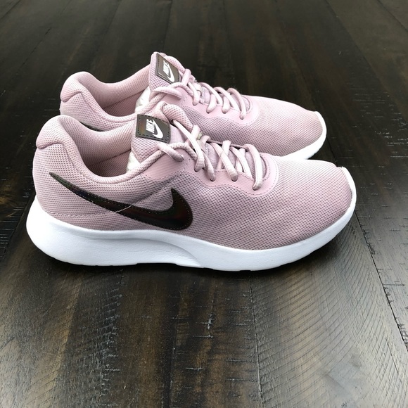 nike tanjun plum